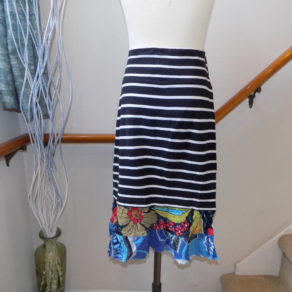 XXI Black & White Stripe Pencil Skirt Size Large